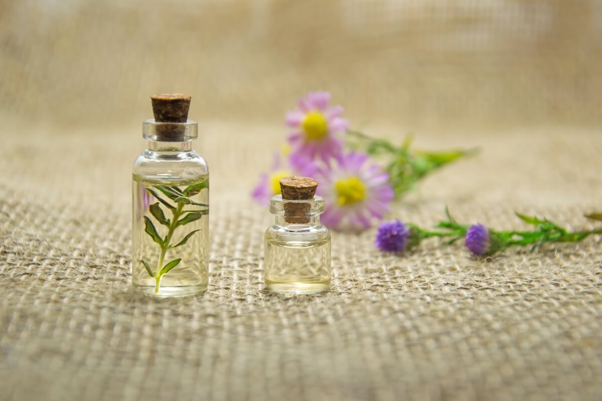 aromaterapia, butelki, flora, kwiaty